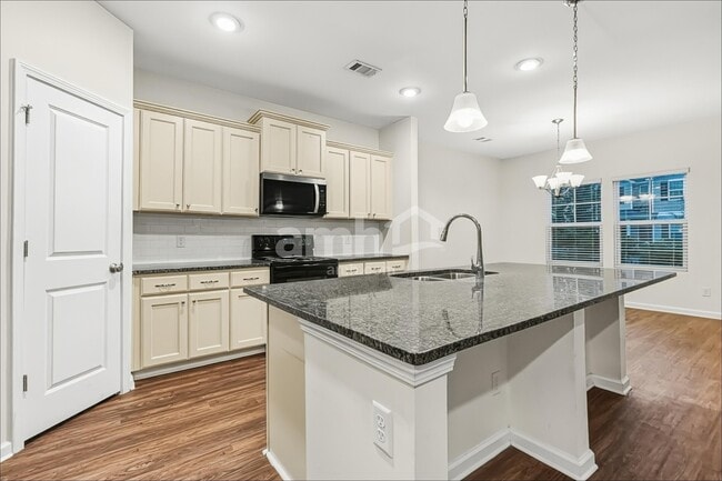 Building Photo - 319 Crabapple Cir