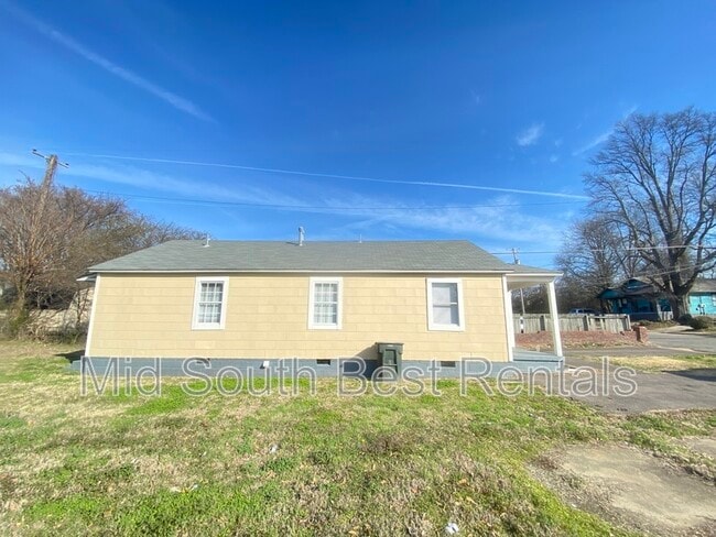 Building Photo - 1461 Oaklawn St