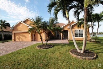Building Photo - 2086 Grove Dr