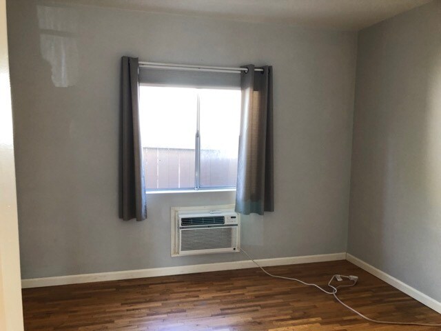 Dormitorio - 1025 Locust St