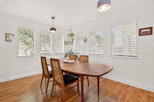 Foto del edificio - 1422 Chardonnay Dr