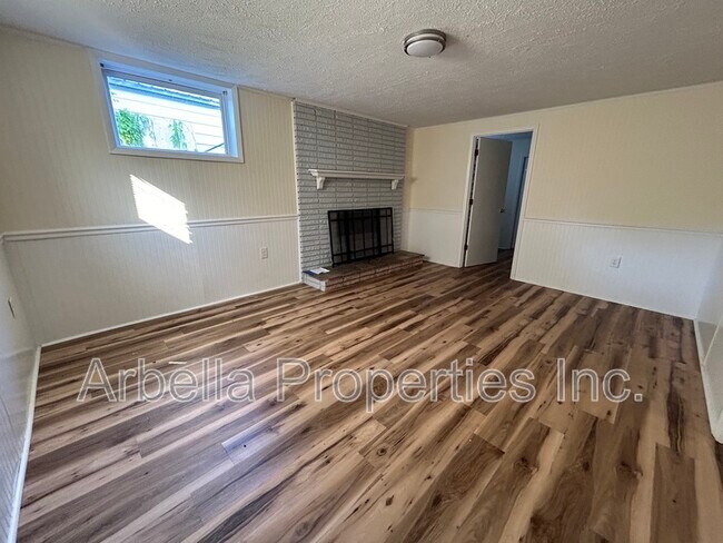 Foto del edificio - 5717 Mohican Ln