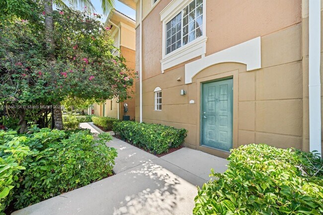 Foto del edificio - 2861 NE 185th St
