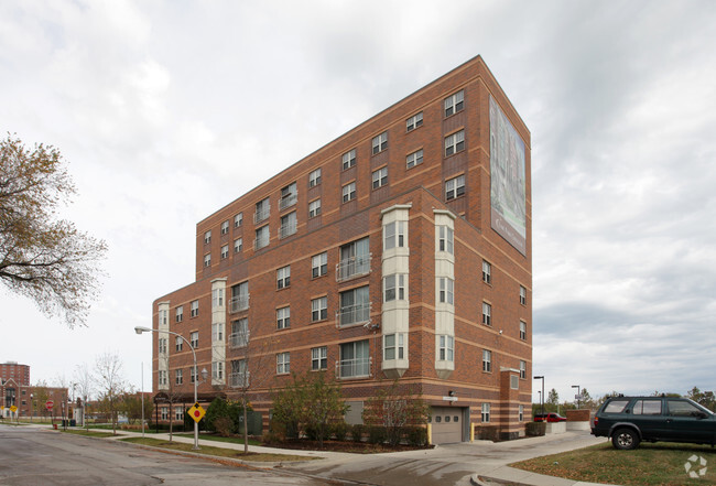 Crescent Lake Park - Lake Park Crescent Apartments