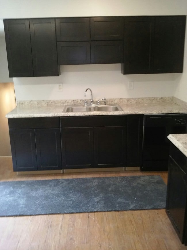 Foto del edificio - 3101 Bennington Ave - Unit 1