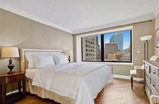 Foto principal - 85 E India Row