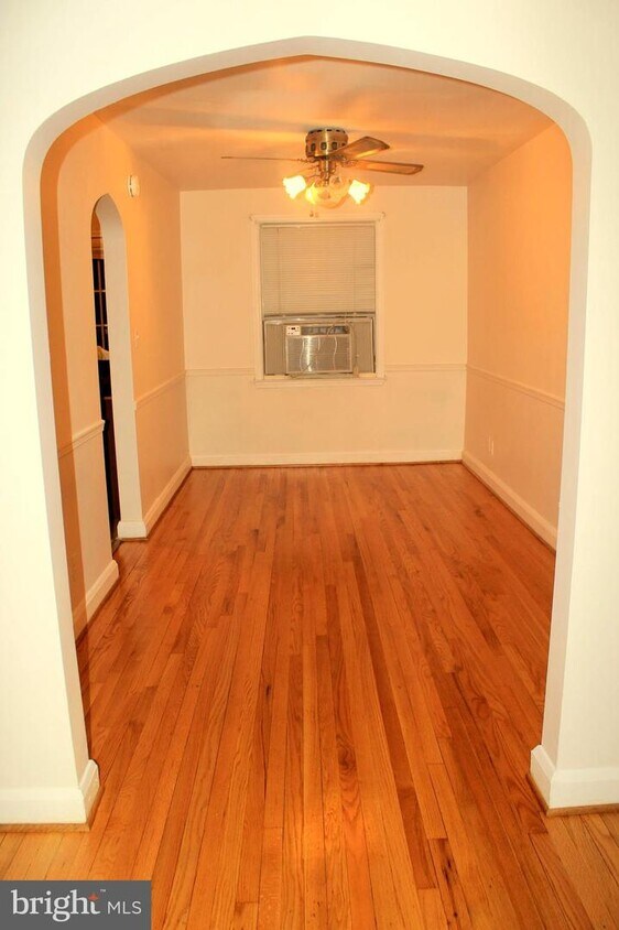 Primary Photo - 1031 Elm Rd