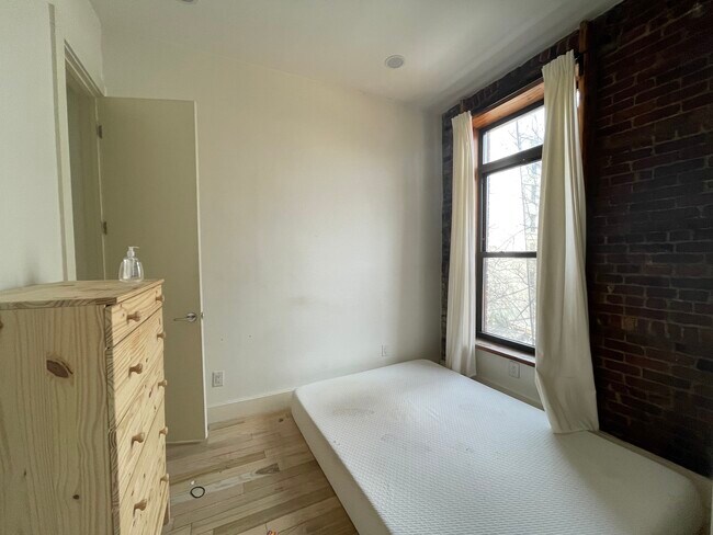 Building Photo - 59 E 126th St