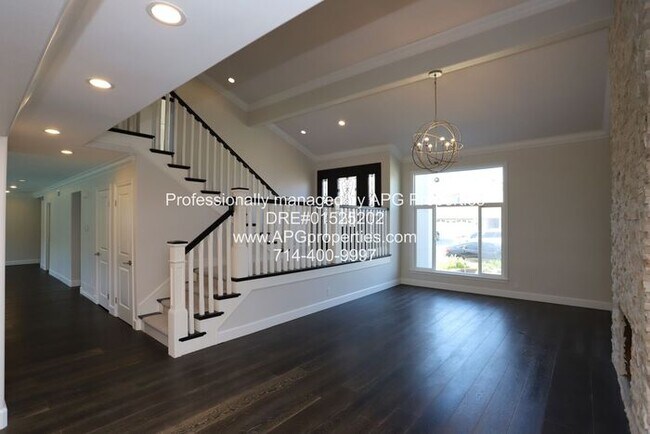 Foto del edificio - Newly updated 5 Bedroom / 3 Bathroom House...