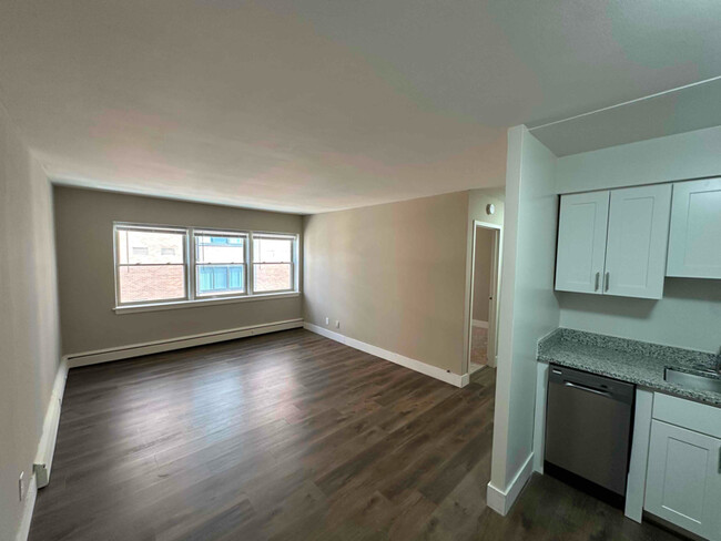 Foto del edificio - 1560 N Prospect Ave