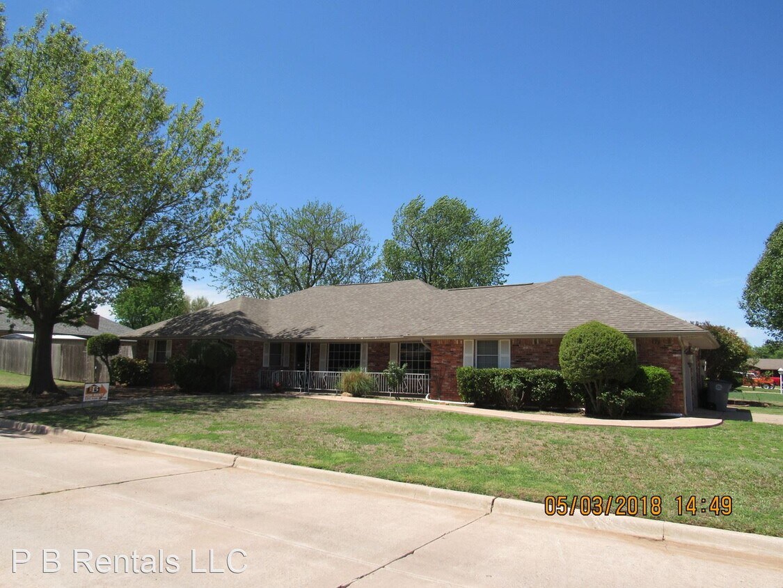 Primary Photo - 3 br, 2 bath House - 302 NW Tanglewood Lane