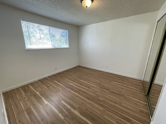 Foto del edificio - Woodside Drive Apartment In Carson City