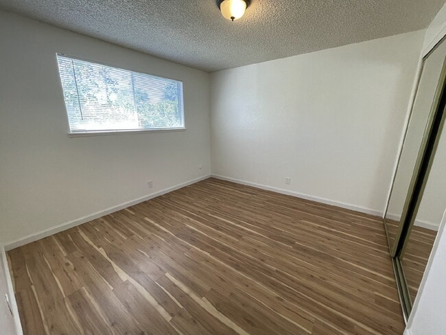 Building Photo - Woodside Drive Apartment In Carson City