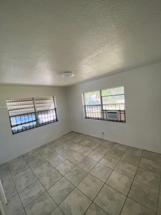 Foto del edificio - 29 SW 8th Ave
