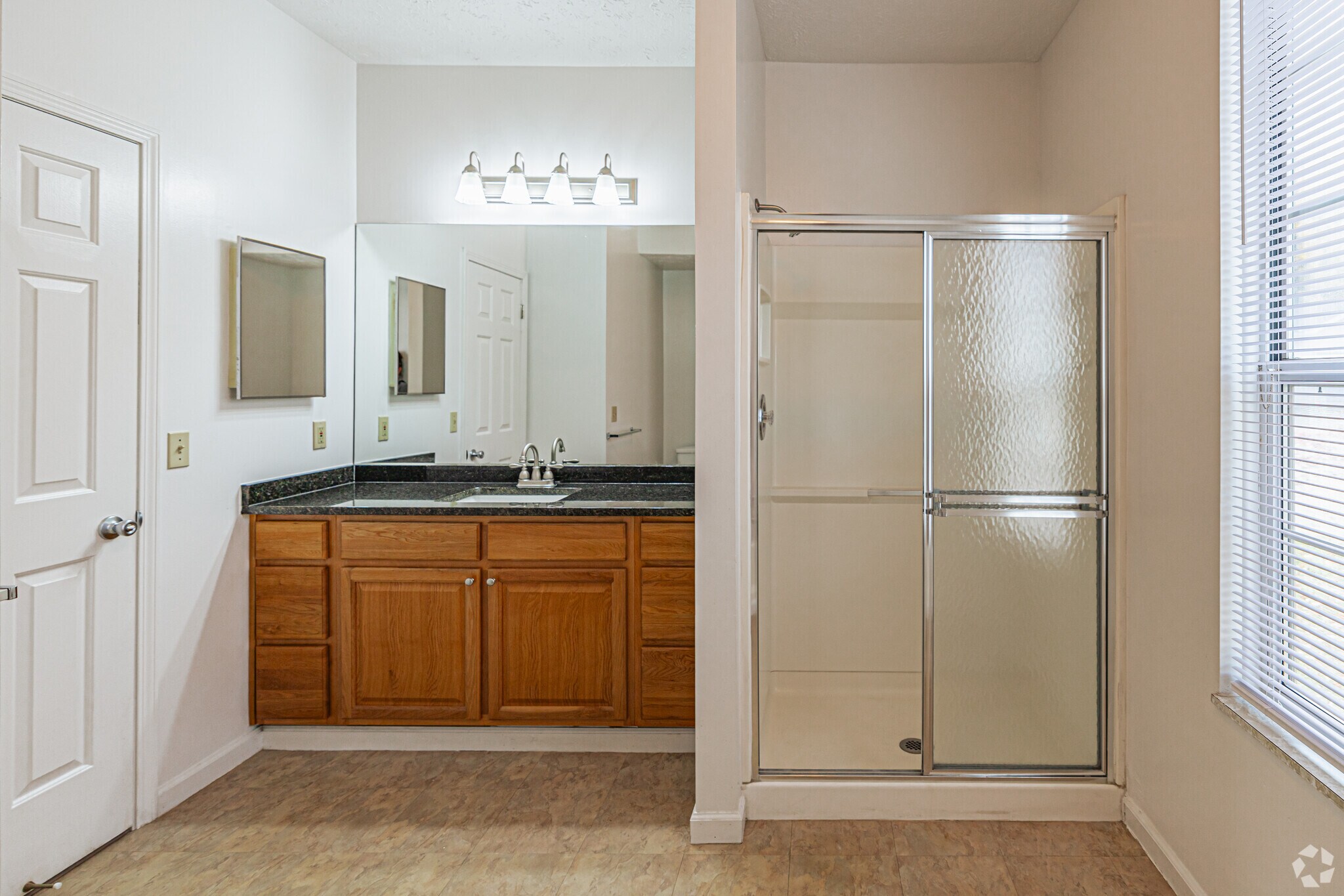 Grand Bay Apartments and Townhomes – photo 2
