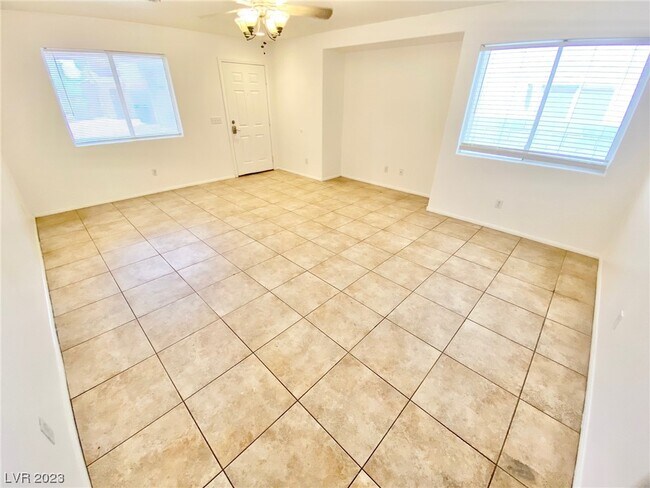 Foto del edificio - 10250 Missouri Meadows St