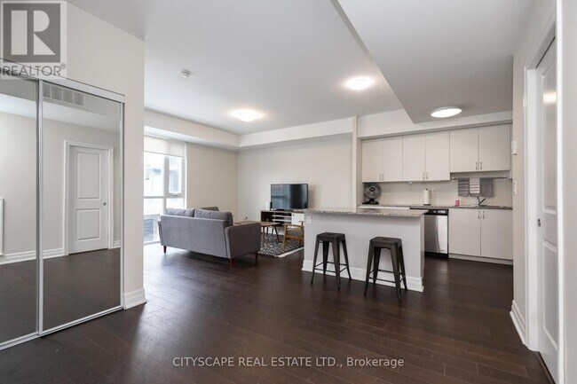 Photo du bâtiment - 380-380 Wallace Ave