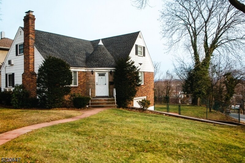 Primary Photo - 134 Berkshire Rd
