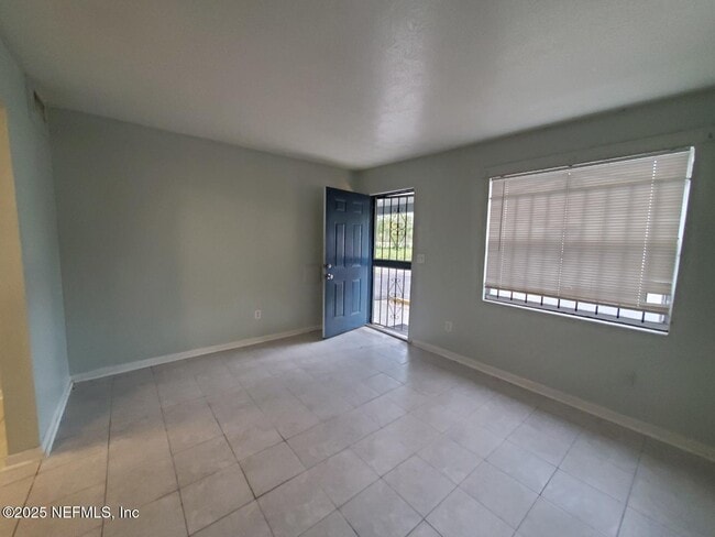 Foto del edificio - 2840 Cook St