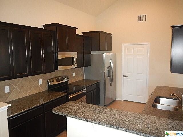 Building Photo - 9200 Cricket Dr