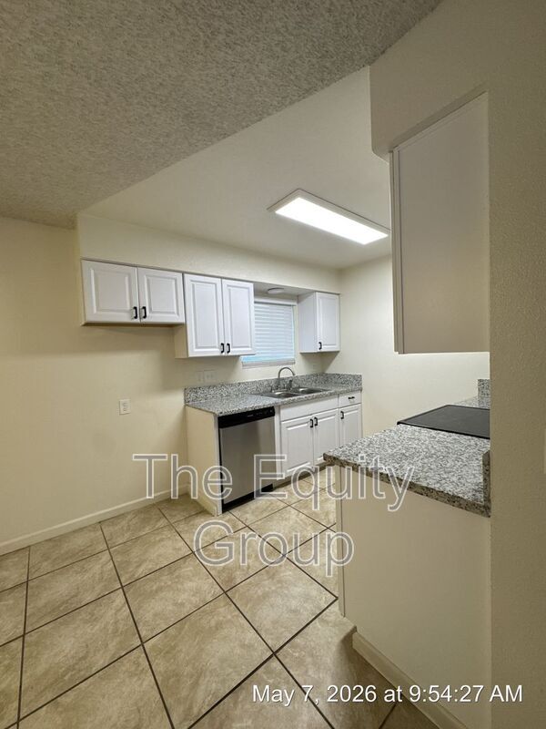 Building Photo - 806 Monarch Cir