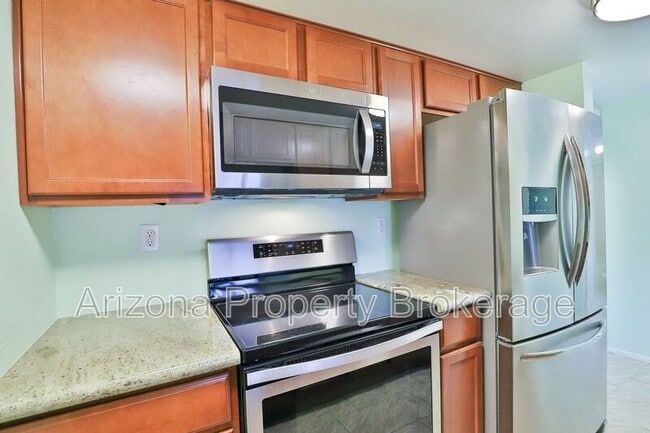 Photo - 3033 E Devonshire Ave Apartment