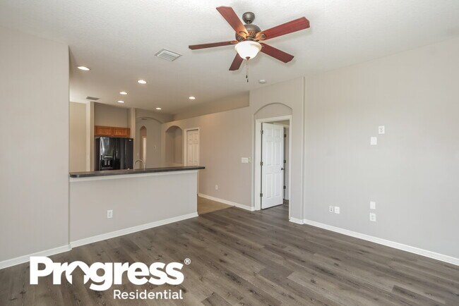 Building Photo - 808 College Chase Dr