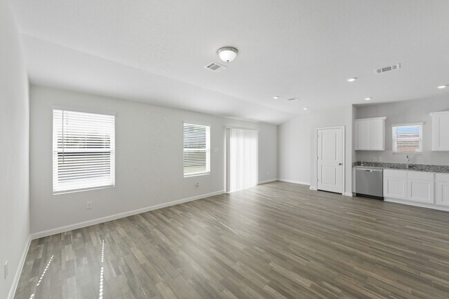 Building Photo - 404 Jameson St