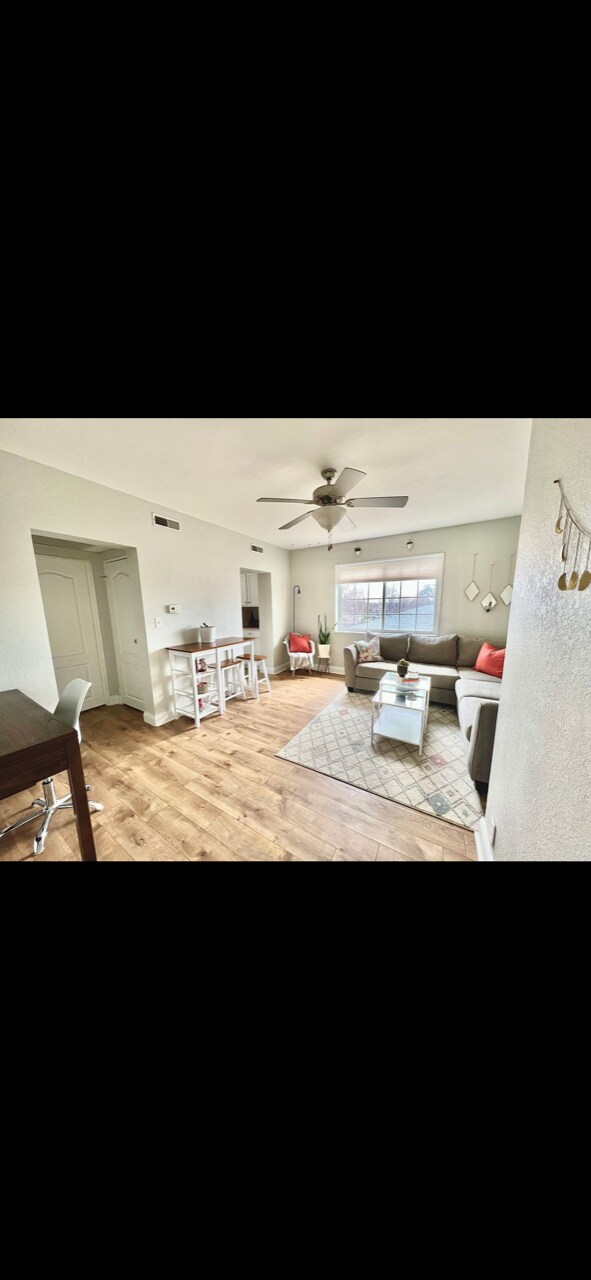 Building Photo - 526 Grandview Ct