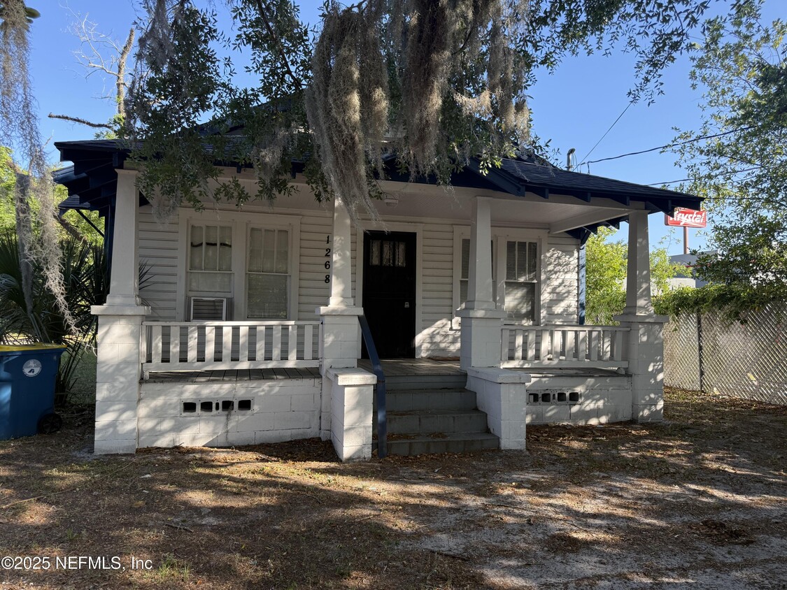 Foto principal - 1268 Kennard St