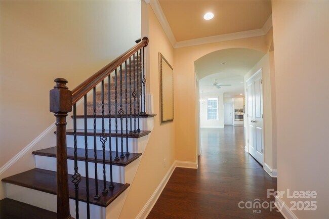 Foto del edificio - 6426 Hove Rd