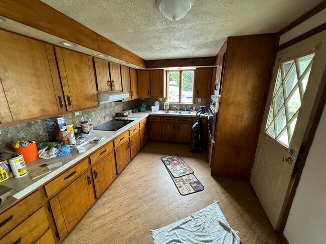 Building Photo - Semi Detached