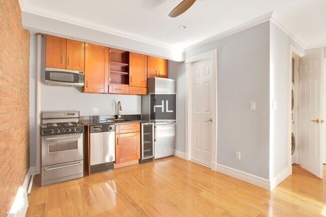 Building Photo - Charming East Village 4-Bedroom with Priva...