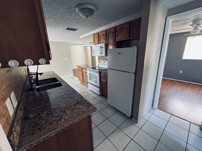 Building Photo - 8620 Horizon Ln