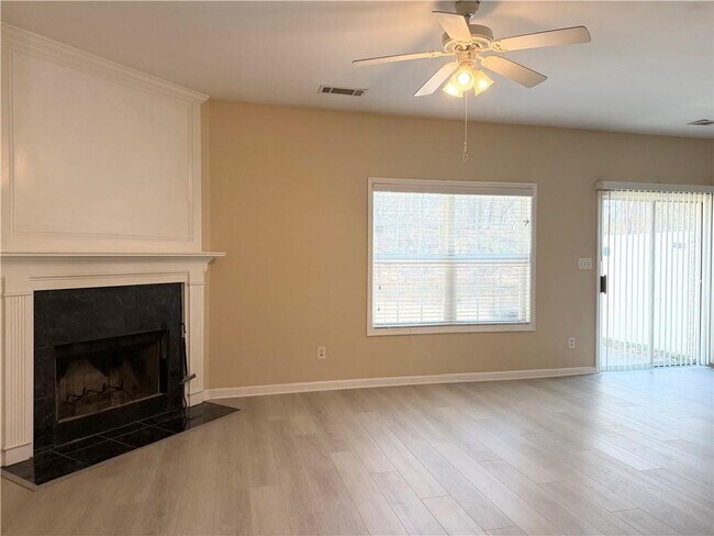 Building Photo - 349 Creek Manor Way