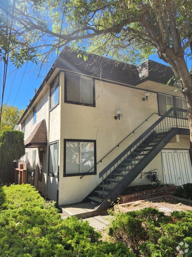 Building Photo - 1110 Douglas Ave
