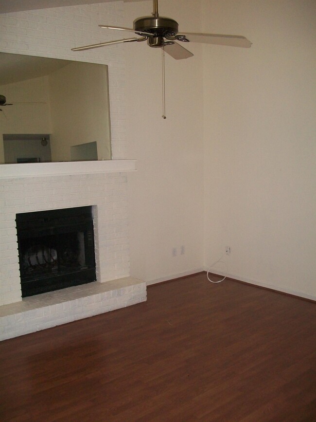 Building Photo - 3147 Oak Hammock Ct
