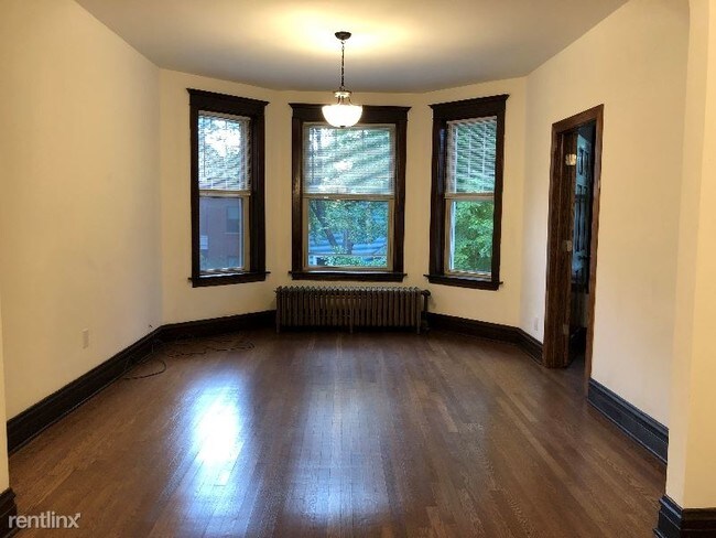 Building Photo - 2929 N Albany Ave