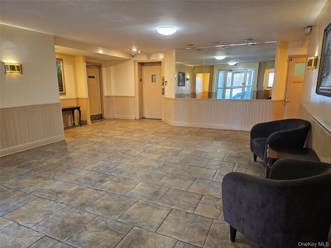 Building Photo - 255 Bronx River Rd