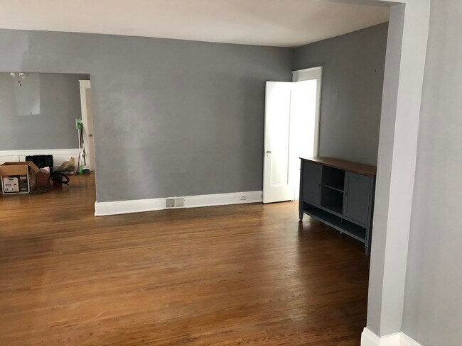 Building Photo - 85 Traymore St