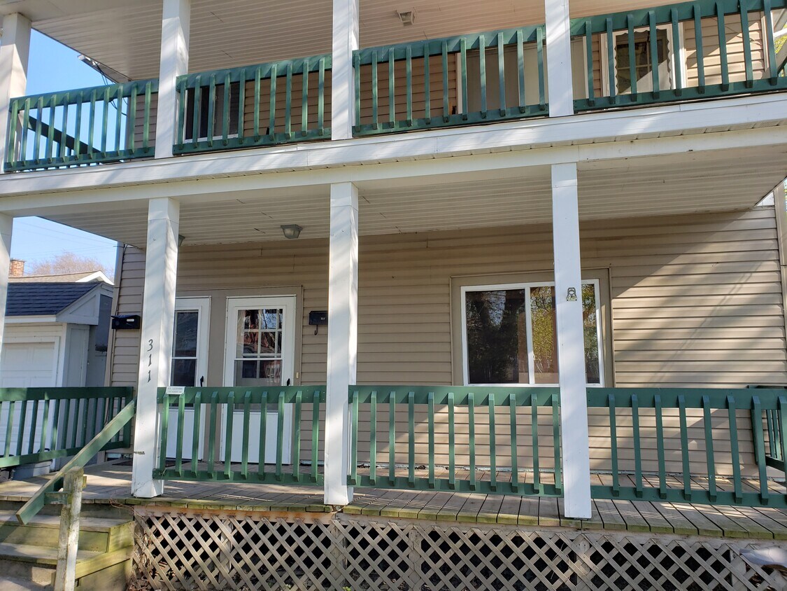 Primary Photo - 309 Short St