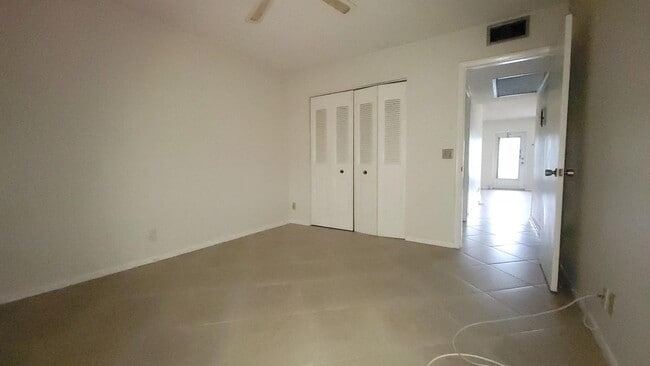 Building Photo - 165 Canterbury G