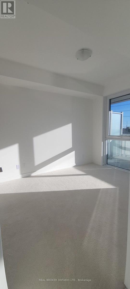 Photo du bâtiment - 1010 Sandy Beach Rd