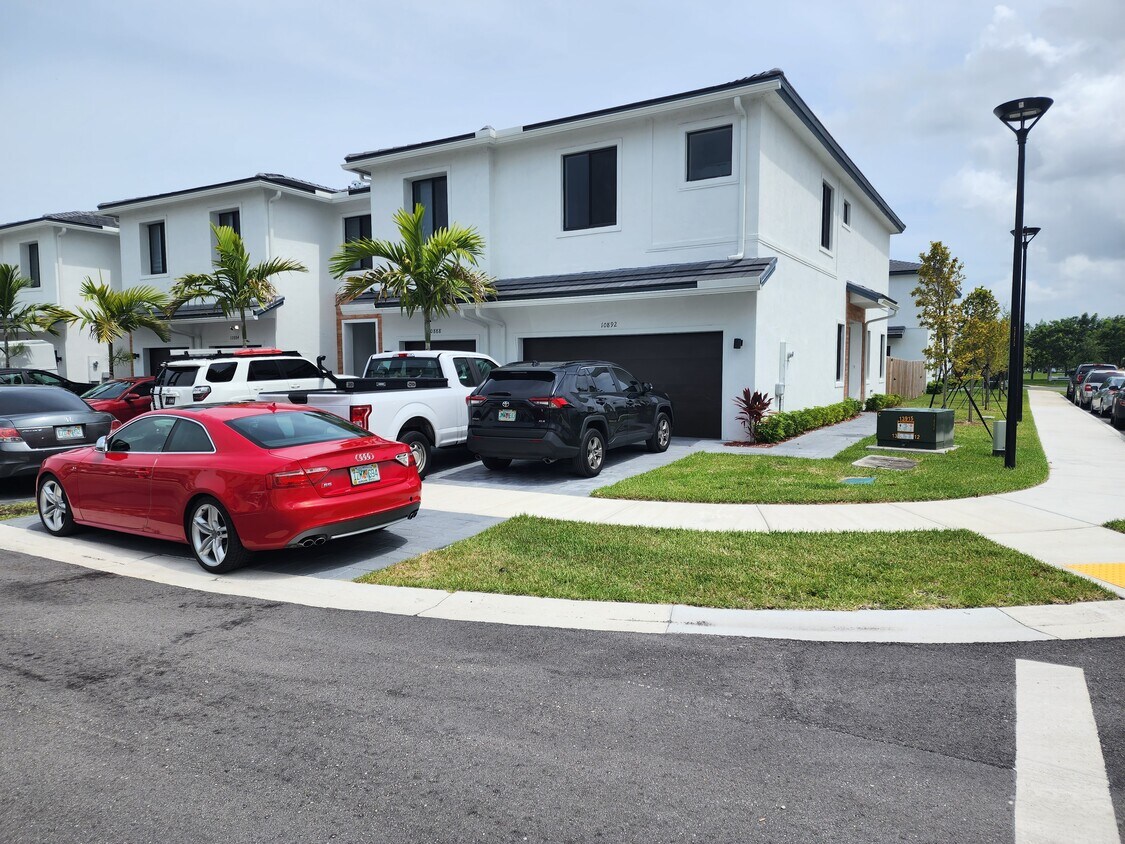 10892 SW 232nd Ter, Princeton, FL 33032 House Rental in Princeton, FL