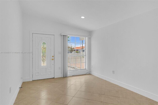 Foto del edificio - 8811 NW 112th Terrace