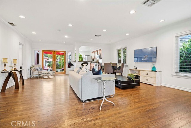 Foto del edificio - 5362 Yolanda Ave