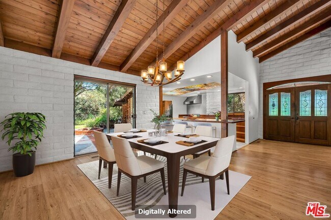 Foto del edificio - 535 Crater Camp Dr