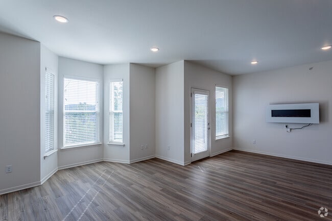 1BR, 1BA - 781-840SF - Renaissance Pointe