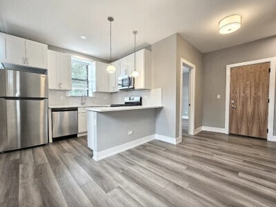 Building Photo - 3919 N Janssen Ave