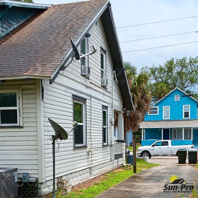 Building Photo - 212 Mullally St